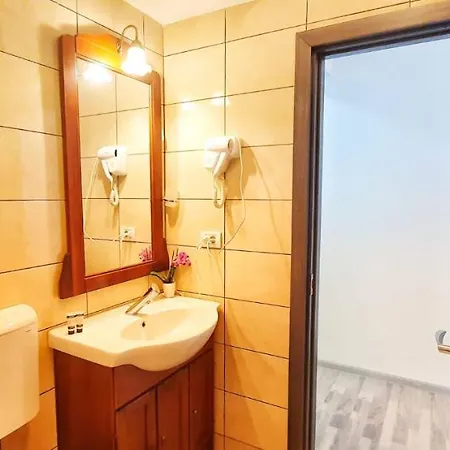 Apartament Robert 150m De Plaja * 艾福雷诺德