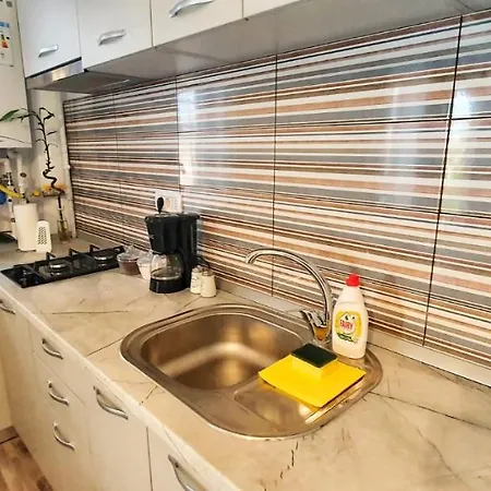 Apartament Robert 150m De Plaja * 艾福雷诺德